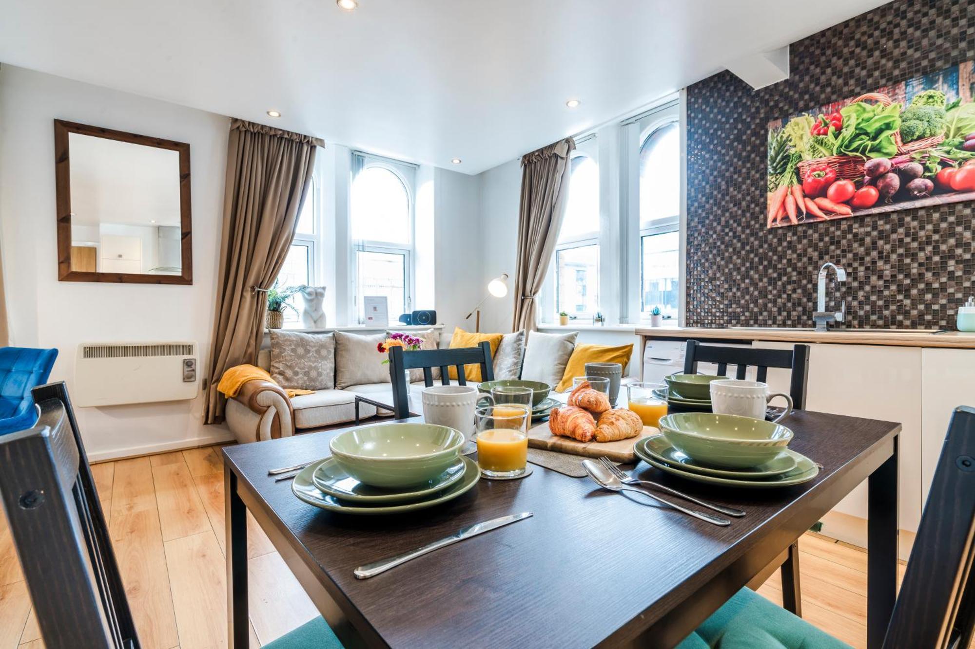 Cavern Quarters, Beautiful Two Bedroom City Centre Apartment By Garudy Serviced Apartments And Short Lets - Perfect For Longer Stays Liverpool Extérieur photo