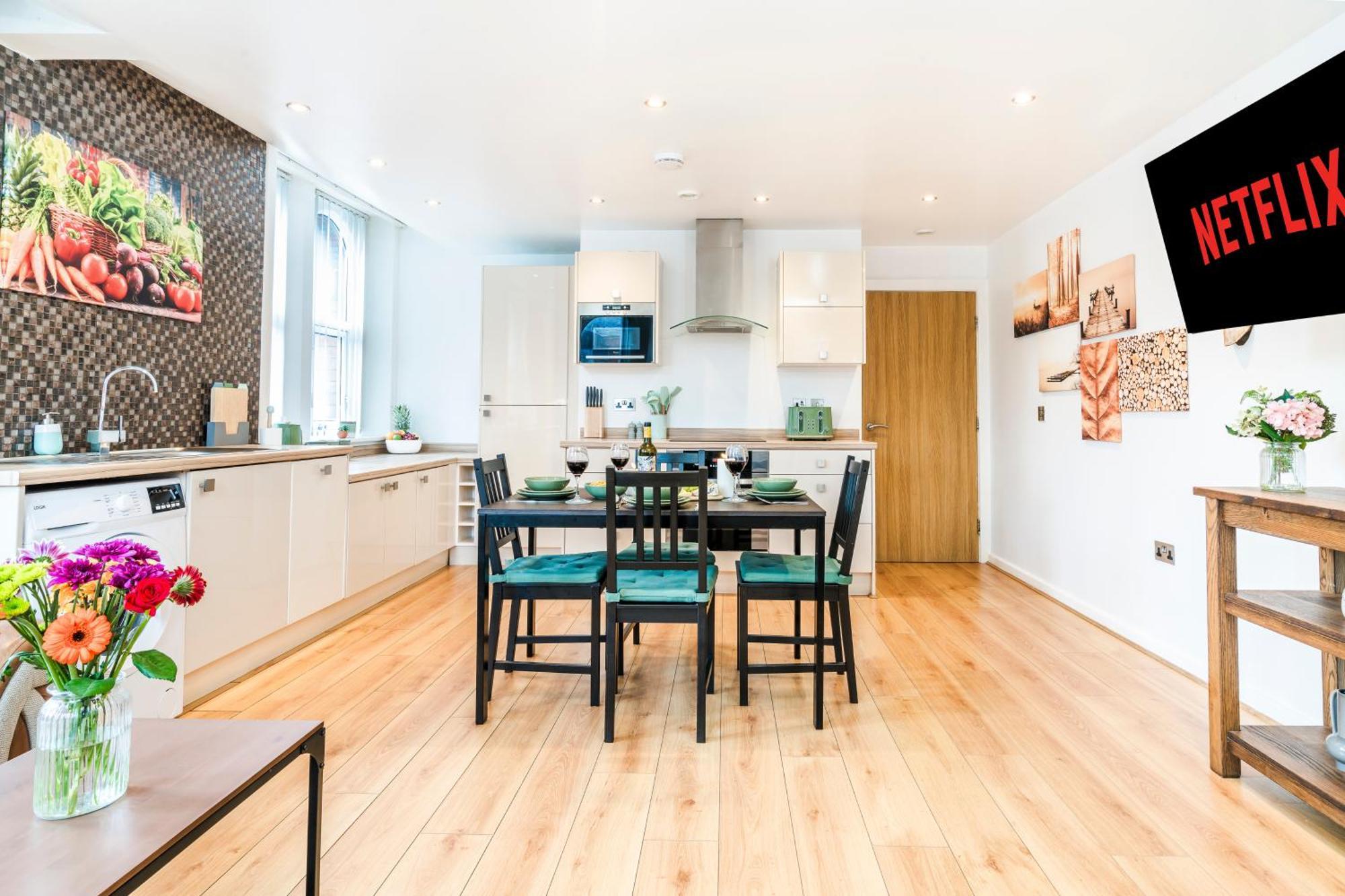 Cavern Quarters, Beautiful Two Bedroom City Centre Apartment By Garudy Serviced Apartments And Short Lets - Perfect For Longer Stays Liverpool Extérieur photo