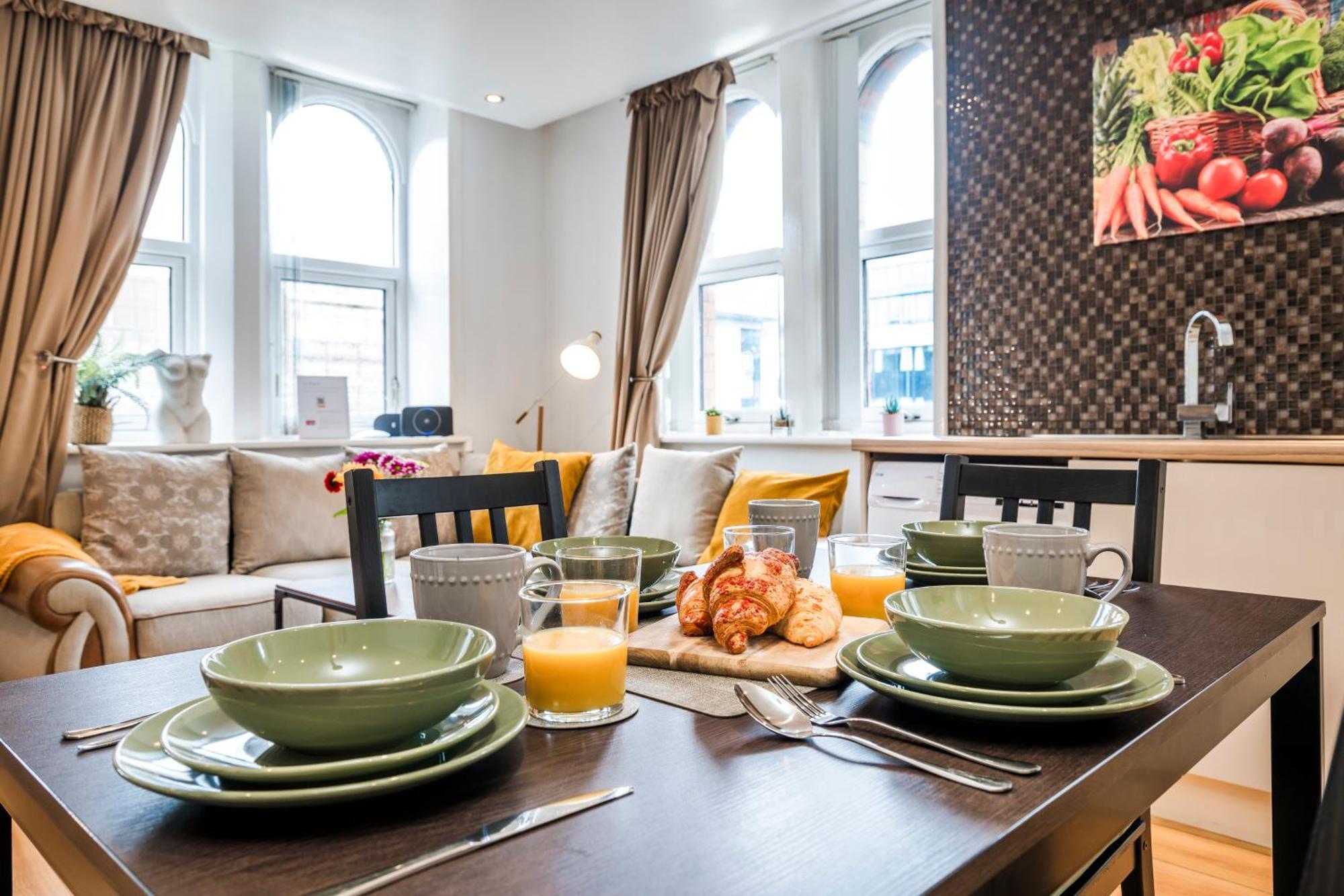 Cavern Quarters, Beautiful Two Bedroom City Centre Apartment By Garudy Serviced Apartments And Short Lets - Perfect For Longer Stays Liverpool Extérieur photo