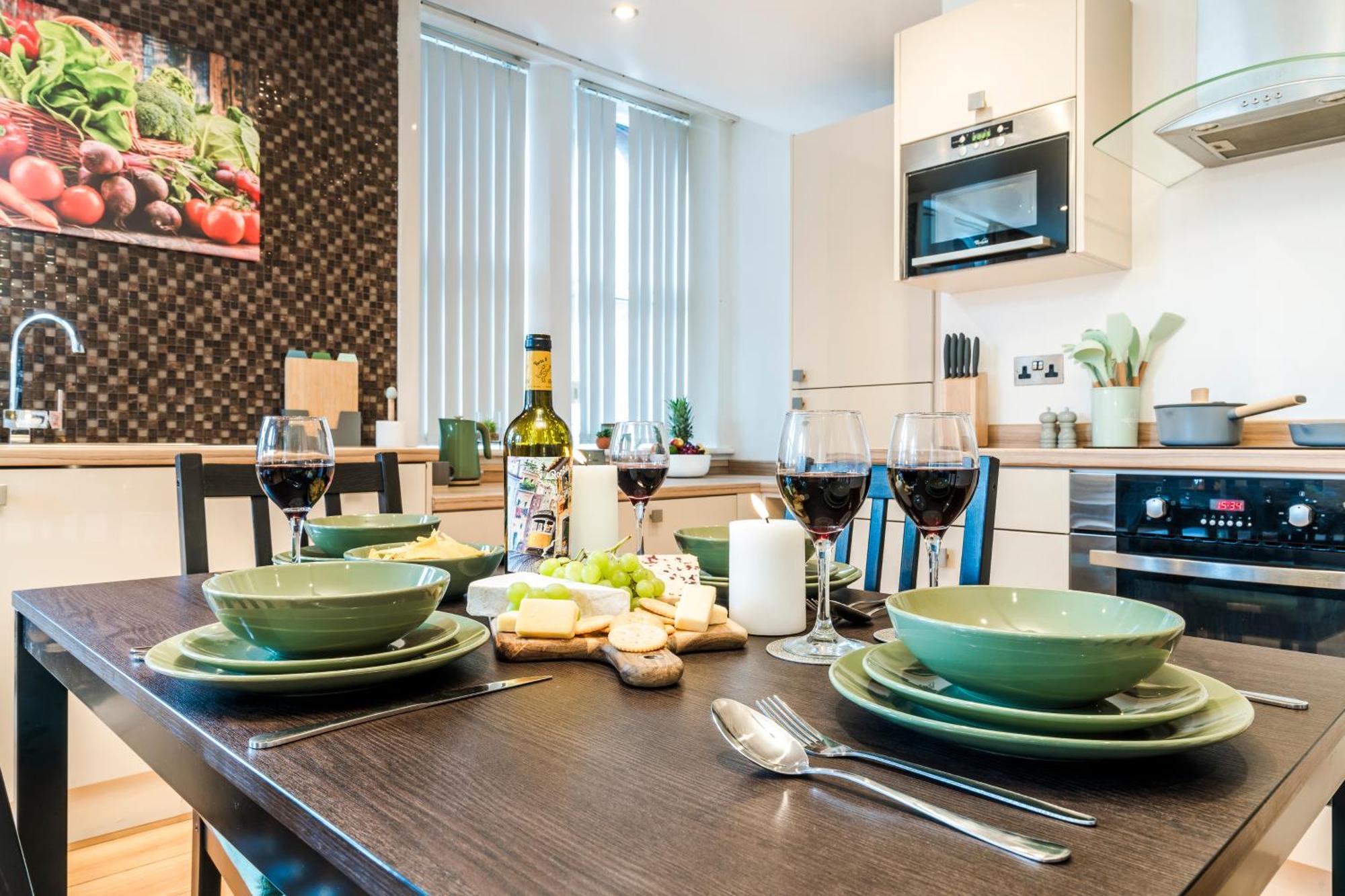 Cavern Quarters, Beautiful Two Bedroom City Centre Apartment By Garudy Serviced Apartments And Short Lets - Perfect For Longer Stays Liverpool Extérieur photo