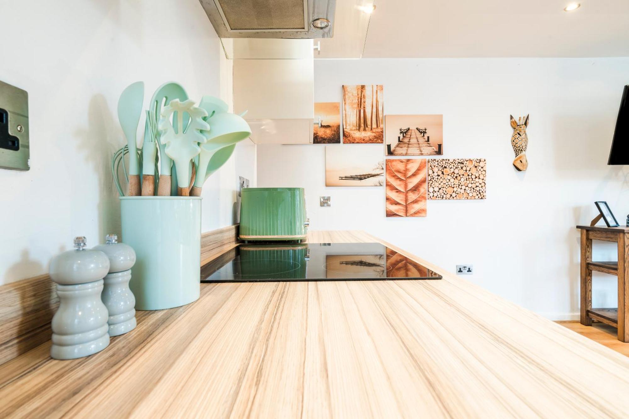 Cavern Quarters, Beautiful Two Bedroom City Centre Apartment By Garudy Serviced Apartments And Short Lets - Perfect For Longer Stays Liverpool Extérieur photo