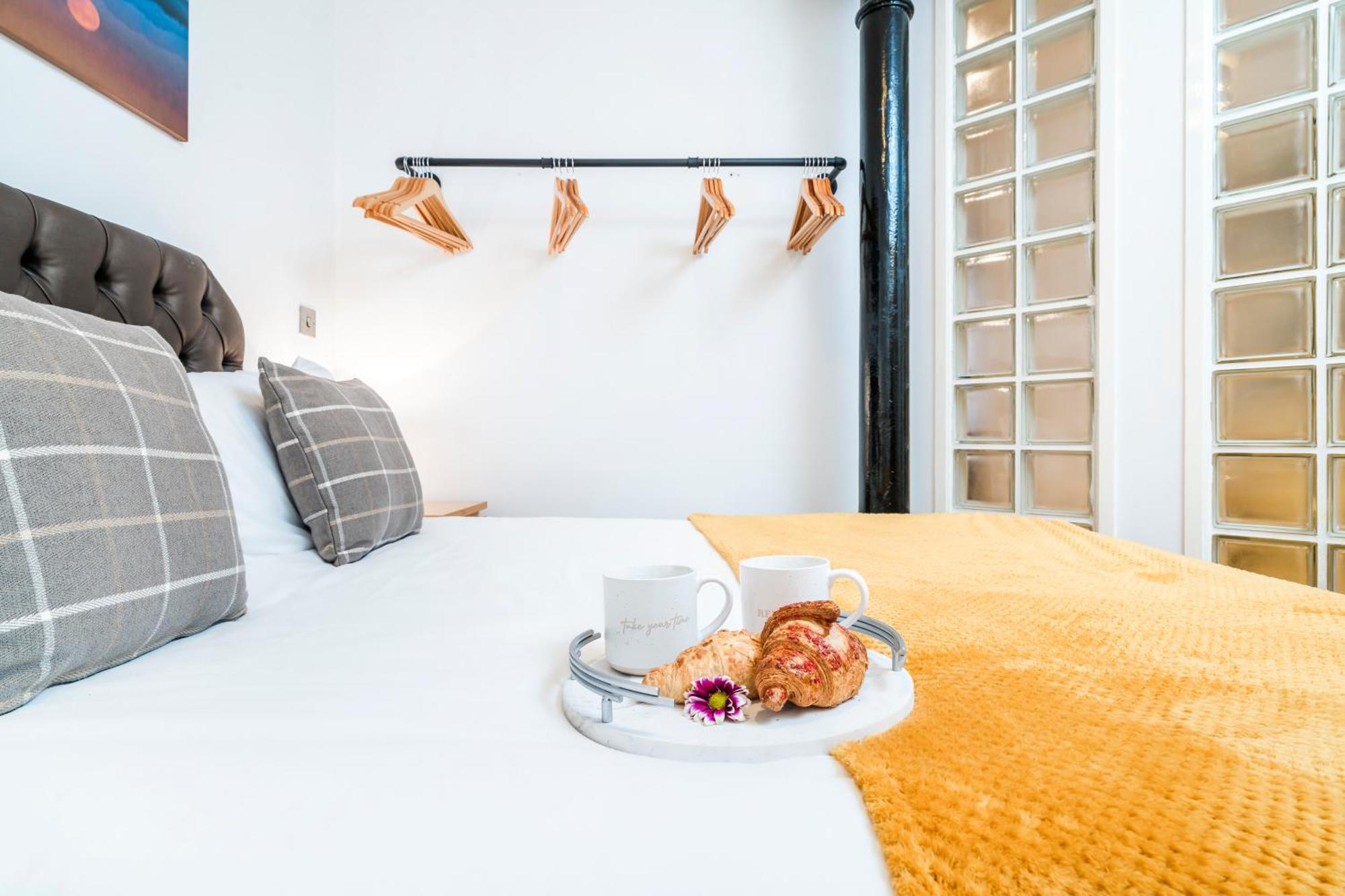 Cavern Quarters, Beautiful Two Bedroom City Centre Apartment By Garudy Serviced Apartments And Short Lets - Perfect For Longer Stays Liverpool Extérieur photo