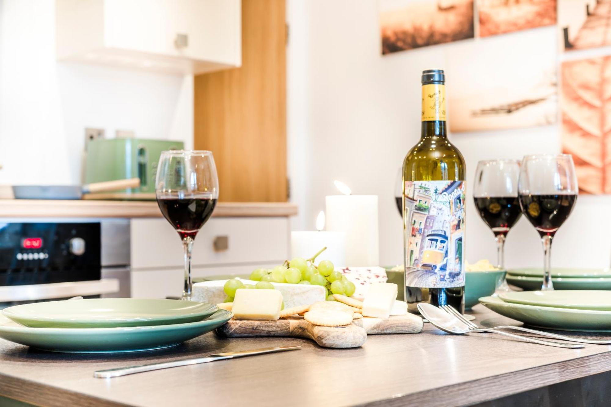 Cavern Quarters, Beautiful Two Bedroom City Centre Apartment By Garudy Serviced Apartments And Short Lets - Perfect For Longer Stays Liverpool Extérieur photo