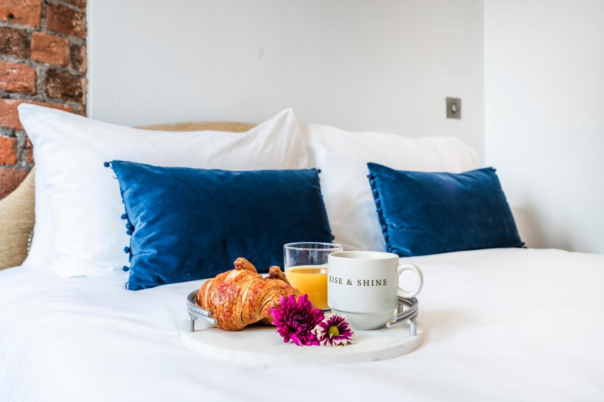 Cavern Quarters, Beautiful Two Bedroom City Centre Apartment By Garudy Serviced Apartments And Short Lets - Perfect For Longer Stays Liverpool Extérieur photo