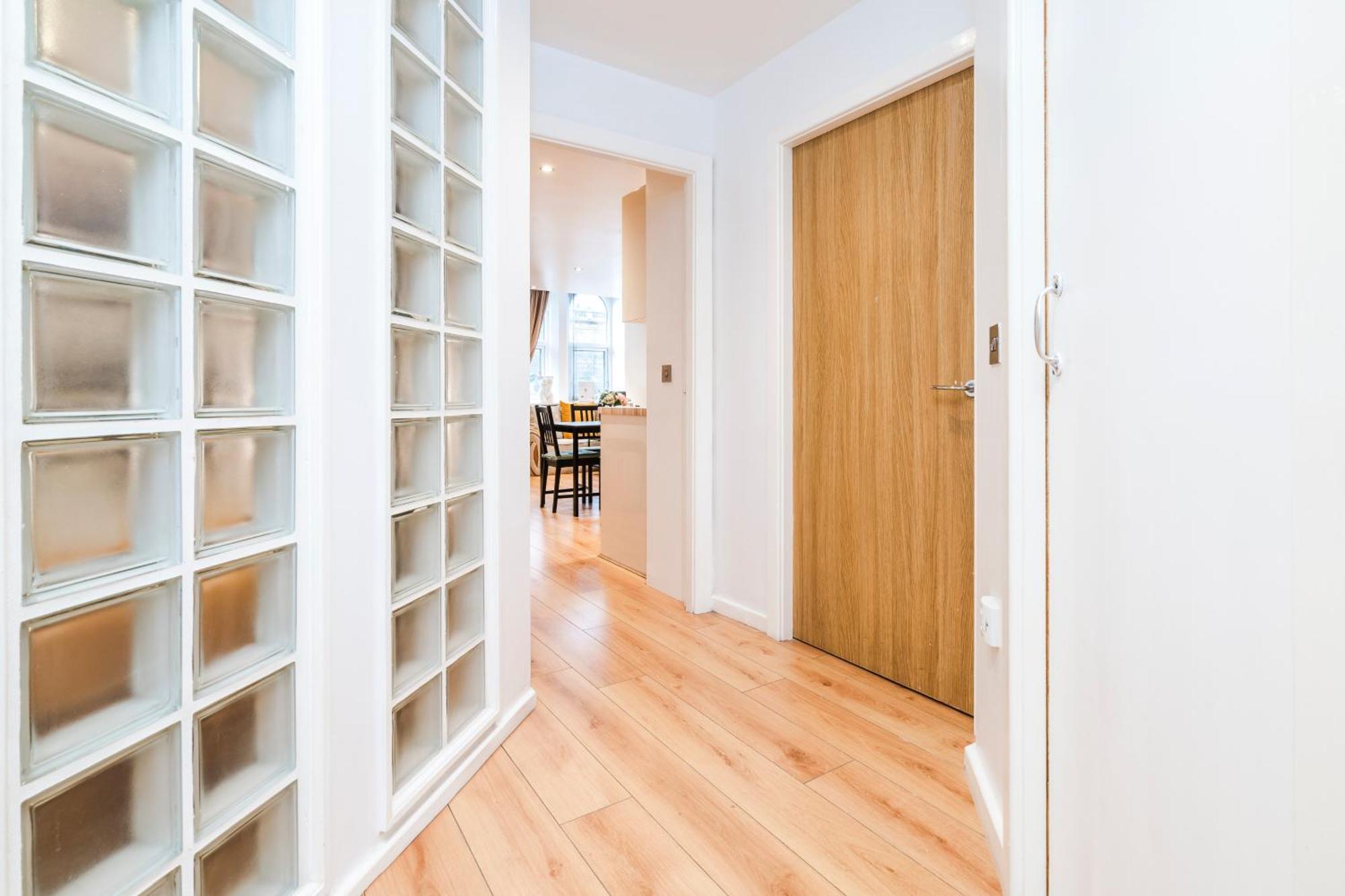 Cavern Quarters, Beautiful Two Bedroom City Centre Apartment By Garudy Serviced Apartments And Short Lets - Perfect For Longer Stays Liverpool Extérieur photo