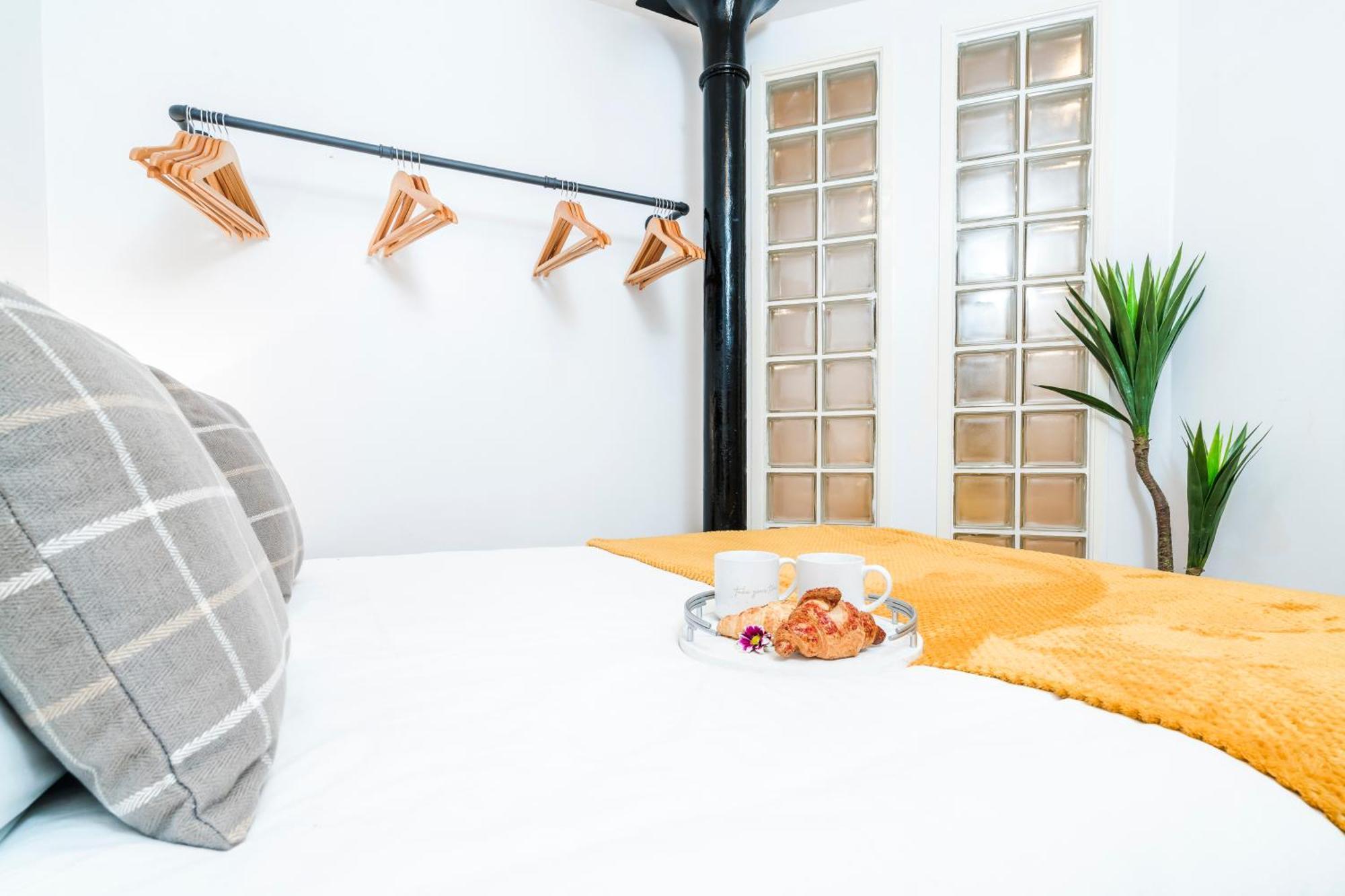 Cavern Quarters, Beautiful Two Bedroom City Centre Apartment By Garudy Serviced Apartments And Short Lets - Perfect For Longer Stays Liverpool Extérieur photo